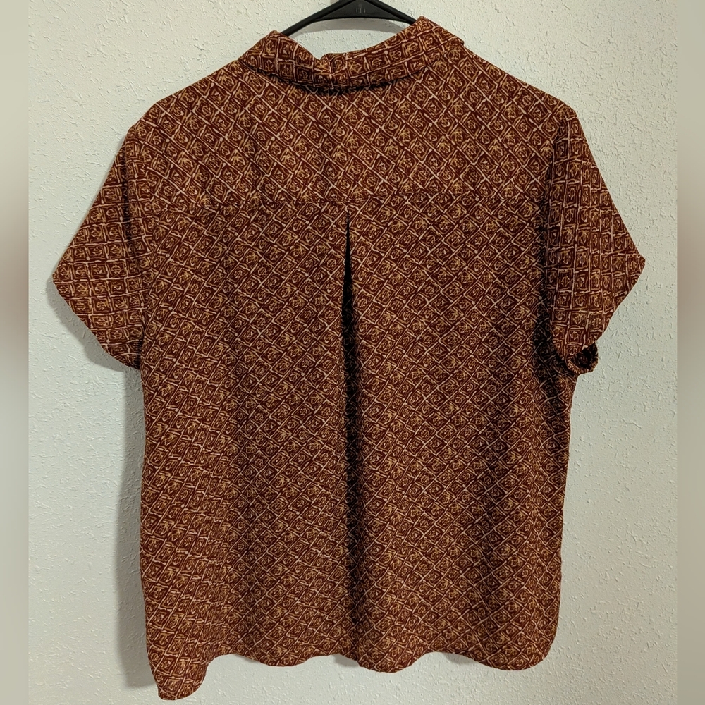 Karen Scott Women's Red-Brown Diamond-Patterned Short Sleeve Blouse (L) - Picture 2 of 8